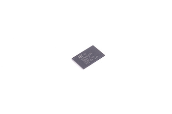 ST MICROELECTRONICS M29W800DB70N6H
