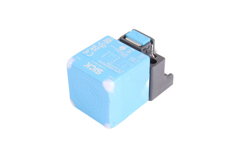 SICK IQ40-40NPPKC0K 1071552 INDUKČNÝ PROXIMITNÝ SENZOR