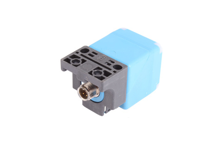 SICK IQ40-40NPPKC0K 1071552 INDUKČNÝ PROXIMITNÝ SENZOR