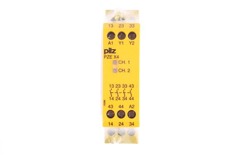 PILZ PZE X4 24VDC 4N/O 774585 IO-LINK SAFETY