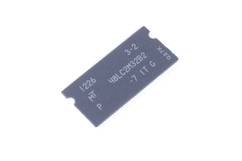MICRON MT48LC2M32B2-5 DRAM