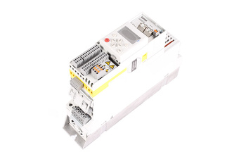 LENZE E84AVHCE3024SBS-ECKXX INVERTER E84AVHCE3024SB+E84AYCECV+EZAEBK1001