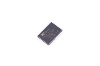 ST MICROELECTRONICS GM5621-LF